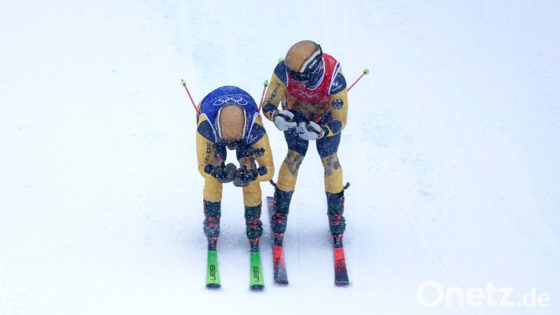 Tim Hronek (links) und Florian Wilmsmann beim Olympia-Rennen in Livigno. (Archivbild) Bild: Oliver Weiken/dpa
