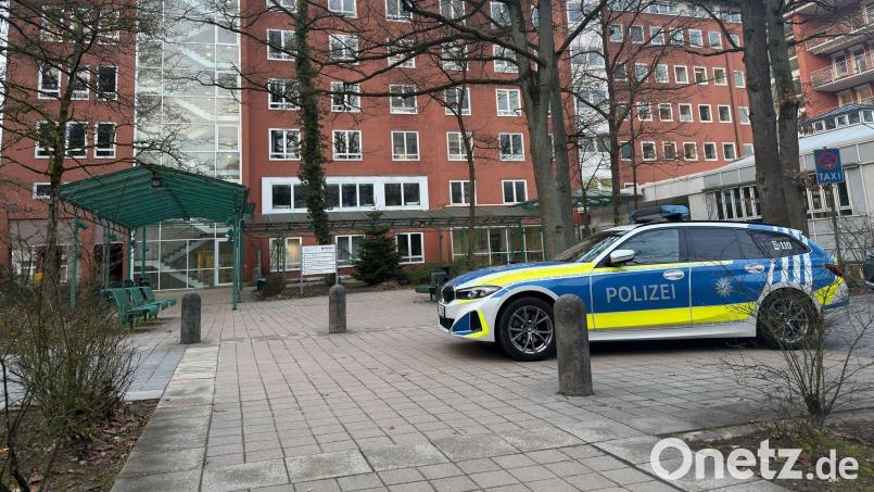 Nach der Schussabgabe war die Notaufnahme des Krankenhauses zunächst geschlossen. Bild: Daniel Löb/dpa