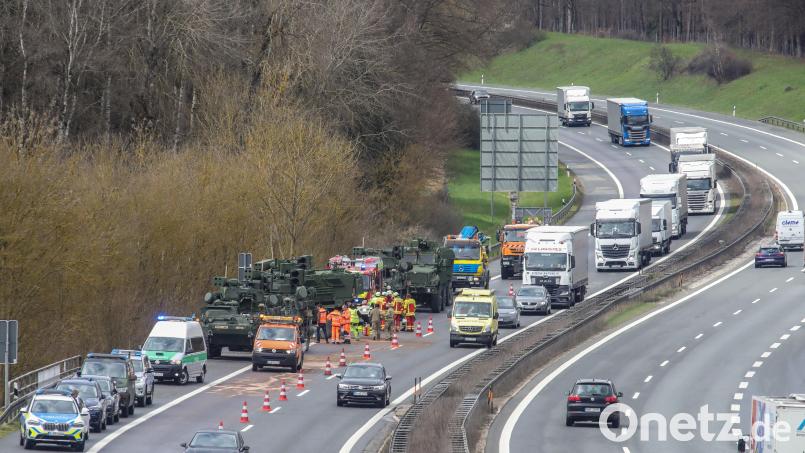 Diese Militärfahrzeuge sind 2023 auf der A 6 verunglückt: Sieben Soldaten wurden verletzt. Archivbild: Wolfgang Steinbacher