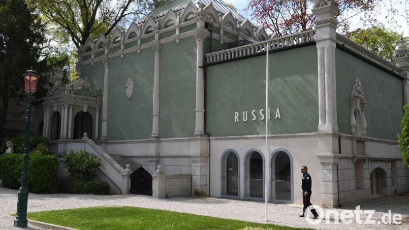 Russland will seinen nationalen Pavillon auf der Biennale von Venedig wiedereröffnen. (Archivbild von 2022) Bild: Felix Hörhager/dpa