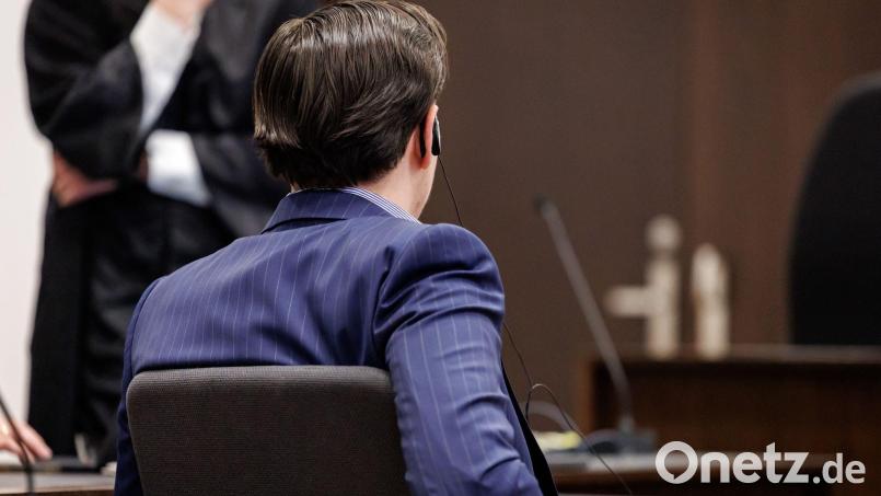 Im Prozess um die tödlichen Schüsse auf einer Fürther Hochzeit droht dem Angeklagten lebenslange Haft wegen Mordes. (Archivbild) Bild: Daniel Karmann/dpa