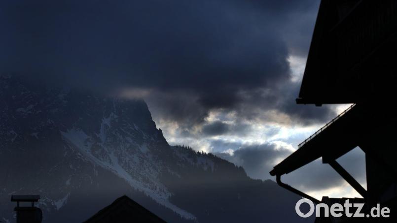 Am Donnerstag und Freitag wird sich die Sonne in Bayern laut Deutschem Wetterdienst etwas rarer machen. (Archivbild) Bild: Karl-Josef Hildenbrand/dpa