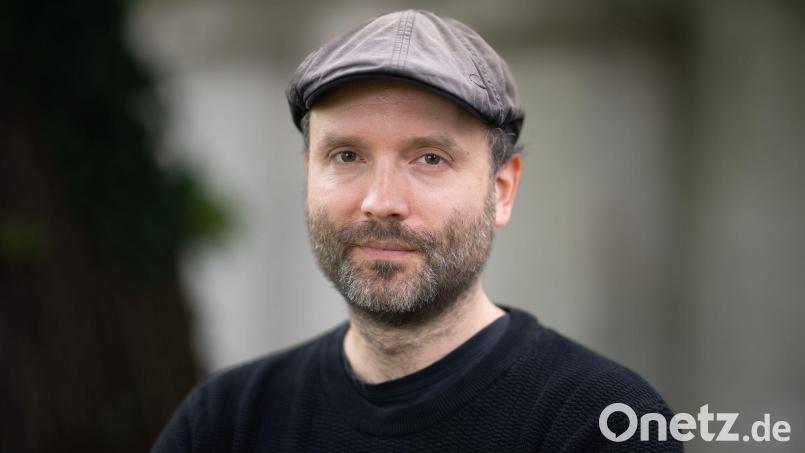 Autor Marc-Uwe Kling wurde durch seine Känguru-Geschichten bekannt. (Archivbild) Bild: Sebastian Christoph Gollnow/dpa