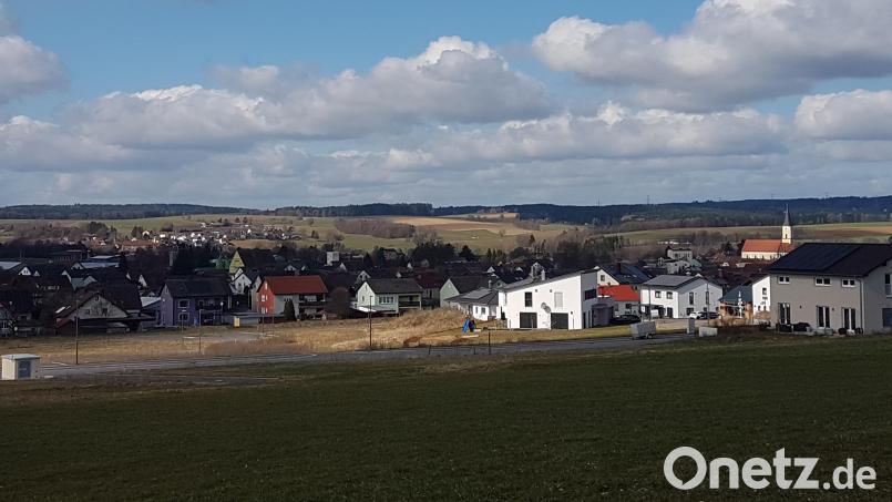 Für die Erschließung des Baugebietes „Steinling III“ in Moosbach sieht der Haushalt 2026 insgesamt 1.135.000 Euro vor. Davon 580.000 Euro für den Straßen- und 555.000 Euro für den Kanalbau. Bild: gi