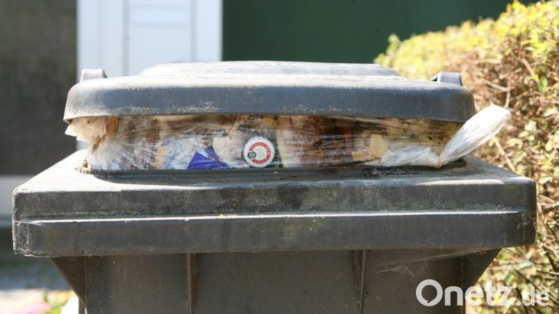 In Schwandorf ist die Mülltonne eines 44-Jährigen geklaut worden. Er fand sie wieder – allerdings ohne Aufkleber. Symbolbild: Wolfgang Steinbacher