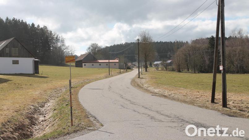 Am Ende von Hinterbrünst in Richtung Brünst und "Drei Tannen" beginnen die Arbeiten. Bild: pi