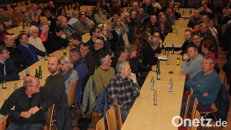 Gut besucht war eine Infoversammlung zum Thema Kommunale Wärmeplanung im Kettelerhaus in Tirschenreuth. Bild: Konrad Rosner