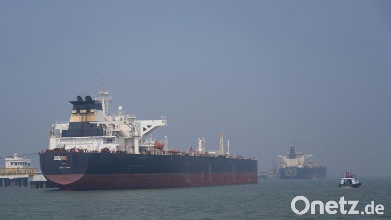 Ölpreise bleiben hoch (Archivbild). Bild: Rafiq Maqbool/AP/dpa