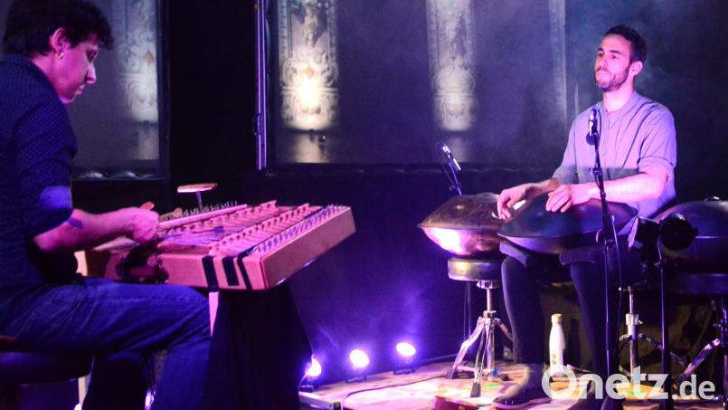 Manu Delago und Max ZT präsentieren bei der "Sünde" ihr Duo-Projekt. Bild: Kunz