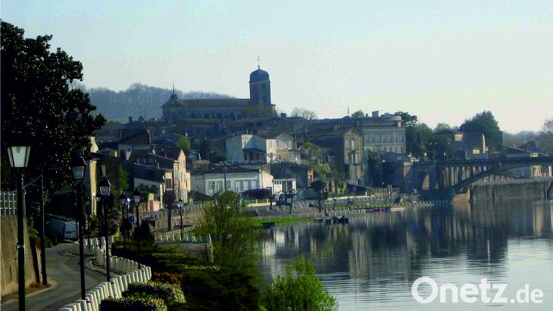 Castillon-la-Bataille, idyllisch an der Dordogne gelegen, ist seit 40 Jahren eine Partnerstadt von Nabburg. Zum Jubiläum ist eine 35-köpfige Delegation zu Gast. Bild: Förderverein Castillon-la-Bataille