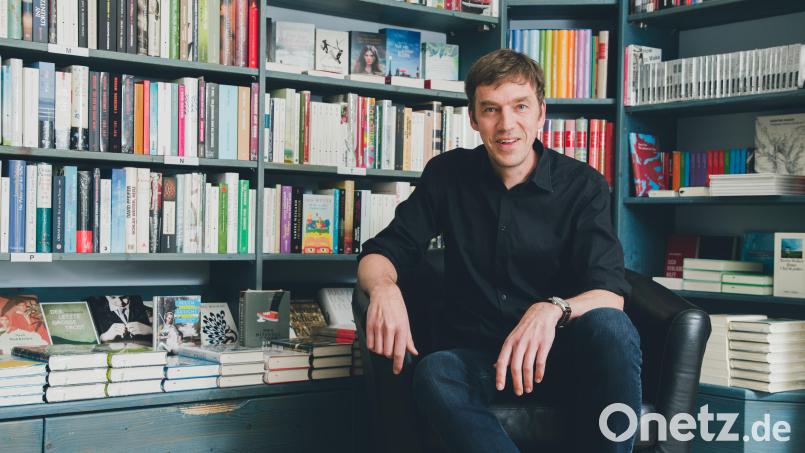 Buchhändler Ralf Volkert (hier ein Archivbild zur zweiten Auszeichnung mit dem Deutschen Buchhandlungspreis 2019) hofft auf eine Buchhandlungspreis-Zukunft ohne den amtierenden Kulturstaatsminister. Bild: Michelle Olaya/exb