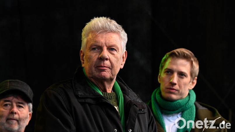 Das Münchner CSU-Spitzenpersonal empfiehlt SPD-Amtsinhaber Reiter (Mitte) bei der Stichwahl gegen den Grünen-Kandidaten Krause (rechts). Bild: Felix Hörhager/dpa