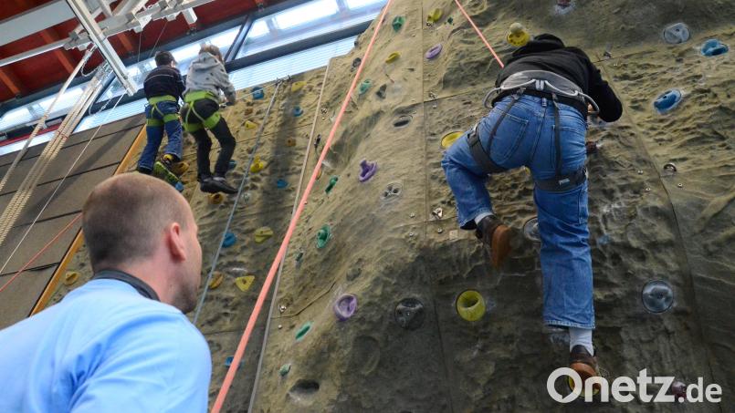 Heißbegehrt bei den Kindern war die Kletterwand bei der Feier zum 125. Jubiläum der DAV-Sektion Weiden. Bild: Kunz