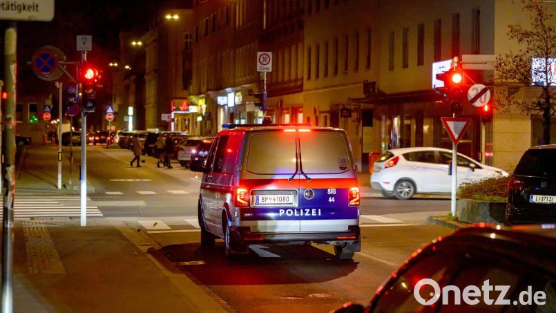 Vor der tödlichen Messerattacke auf einen Afghanen in Linz war nach dem Tatverdächtigen bereits gefahndet worden. Bild: Fotokerschi / Werner Kerschbaumm/APA/dpa