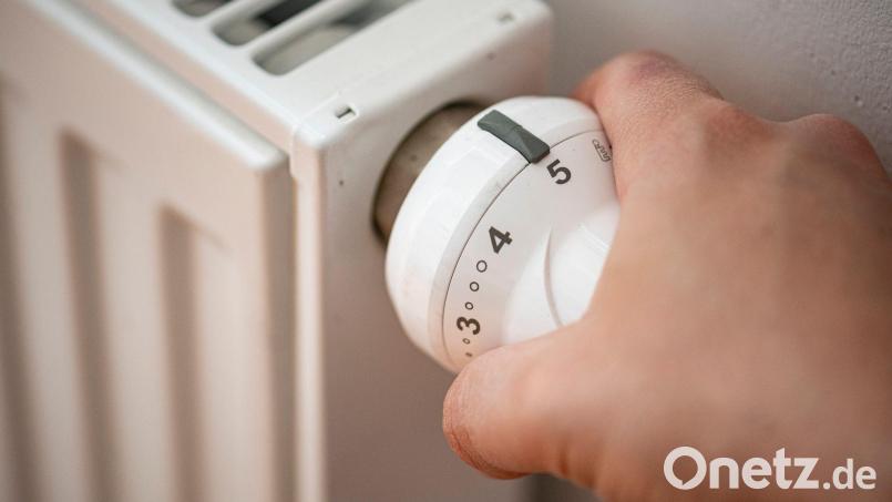 Die Heizung verbraucht mit Abstand die meiste Energie in Privathaushalten. Angesichts des Irankriegs sorgen sich viele Verbraucher um ihre Energiekosten. Das lässt sich auch an den aktuell vermehrten Anrufen von Kunden der Stadtwerke Amberg bei ihrem Energieversorger ablesen. Symbolbild: Fabian Sommer/dpa