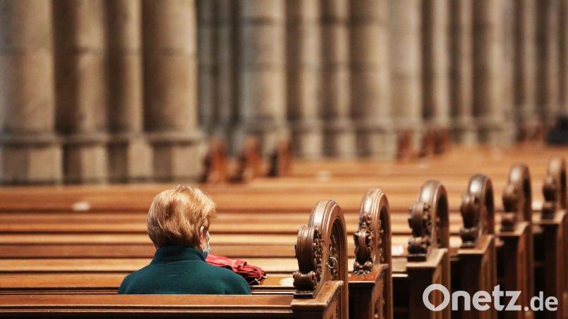 Die beiden großen Kirchen haben im vergangenen Jahr wieder viele Mitglieder verloren (Archivbild). Bild: Oliver Berg/dpa