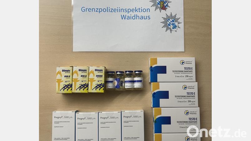 Die Grenzpolizei Waidhaus hat bei einer Kontrolle auf der A 6 verbotene Dopingmittel in einem Auto entdeckt. Bild: Grenzpolizeiinspektion Waidhaus
