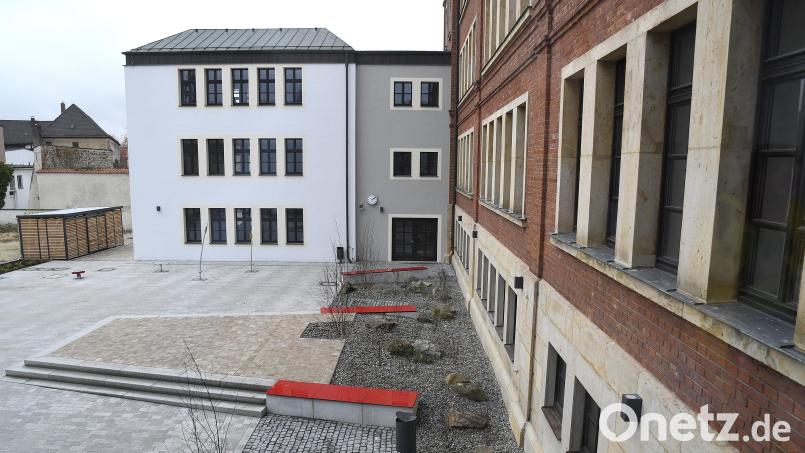 Erstmals in diesem Schuljahr hat die städtische Wirtschaftsschule Friedrich Arnold in Amberg eine 5. Klasse angeboten. Die Nachfrage war riesig. Bild: Petra Hartl