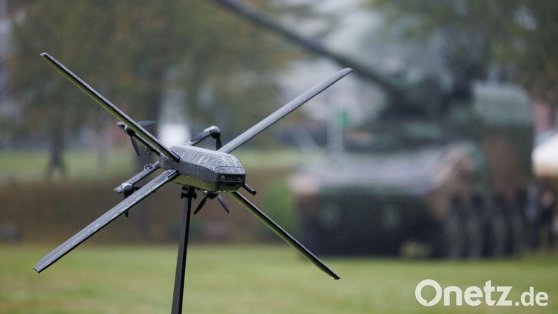 Eine Drohne des Rüstungs-Start-Ups Helsing. Das Münchner Unternehmen war 2025 mit rund 12 Milliarden Euro Bewertung eines der beiden wertvollsten bayerischen Start-Ups (Archiv) Bild: Friso Gentsch/dpa