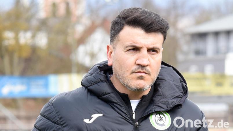 Mo Tamo, Trainer des SV Mitterteich. Bild: Gebert