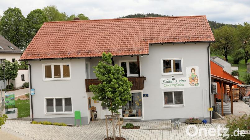 Die ILE Brückenland Bayern-Böhmen fördert auch eine Anschaffung der Betreiber-Gesellschaft des Dorfladens "Schauts-eina" in Gleiritsch. Archivbild: akp