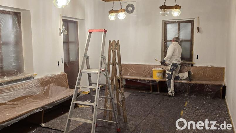 Die Malerarbeiten im Gastraum sind nahezu abgeschlossen. Bild: Marco Harrer