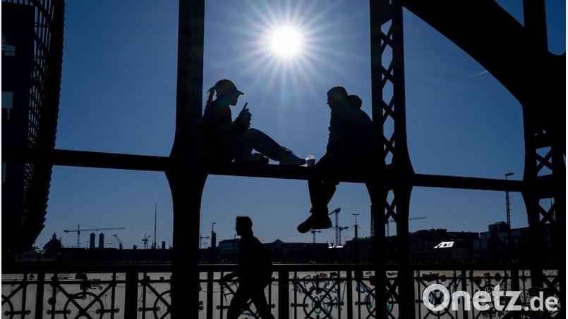 Die Menschen in Bayern können sich am Mittwoch auf Sonne einstellen. (Symbolbild) Bild: Peter Kneffel/dpa