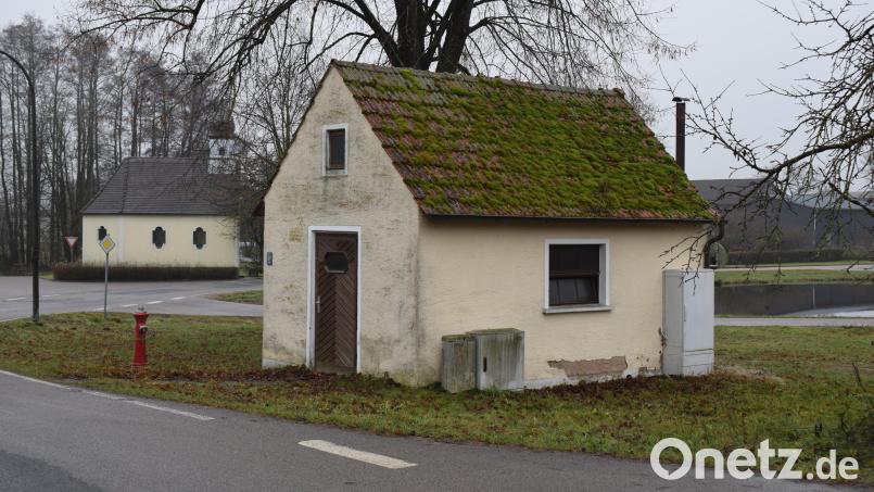 Das ehemalige Gefrierhaus in Trichenricht wird zu einem Jugendtreff ausgebaut. Die ILE Brückenland Bayern-Böhmen sagte eine finanzielle Unterstützung zu. Bild: bnr