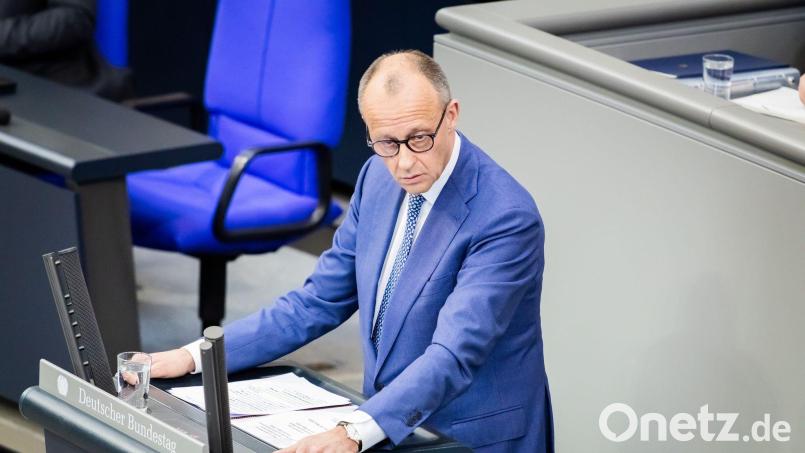 Der Kanzler weicht bei seinem Nein zum Iran-Krieg auch im Bundestag kein Stück zurück. Bild: Christoph Soeder/dpa