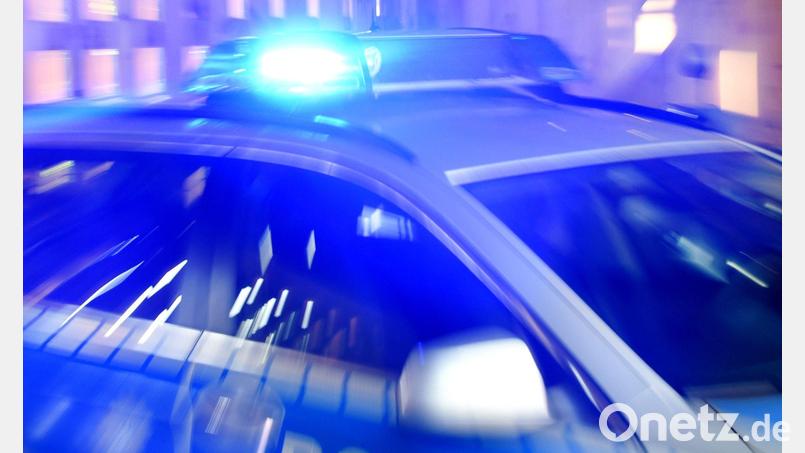 Auch in der Zelle habe der Mann weiter versucht, Widerstand zu leisten. (Symbolbild) Bild: Carsten Rehder/dpa