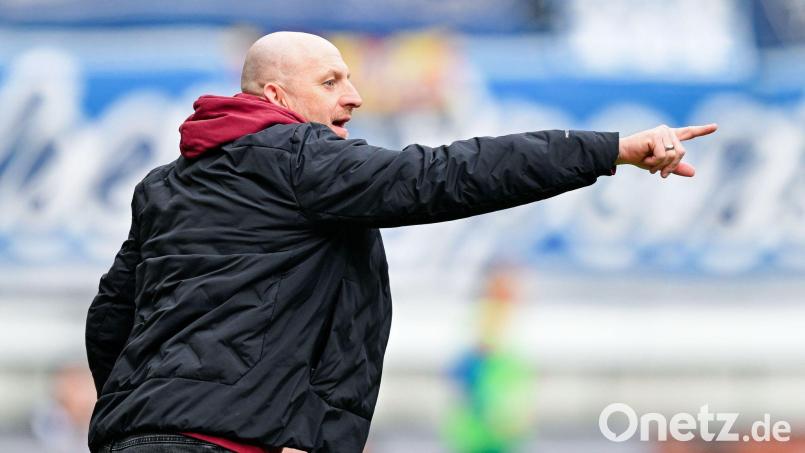 Will in Nürnberg den nächsten Sieg: Kaiserslauterns Coach Torsten Lieberknecht. (Archivbild) Bild: Uwe Anspach/dpa