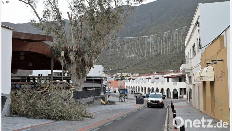 Für die Kanarischen Inseln gilt eine Sturmwarnung. „Therese“ zieht von West nach Ost über die Inseln vor der Westküste Afrikas hinweg und könnte mit Starkregen und Orkanböen für Überschwemmungen und Schäden an Gebäuden sorgen. (Archivfoto) Bild: Europa Press Canarias/EUROPA PRESS/dpa