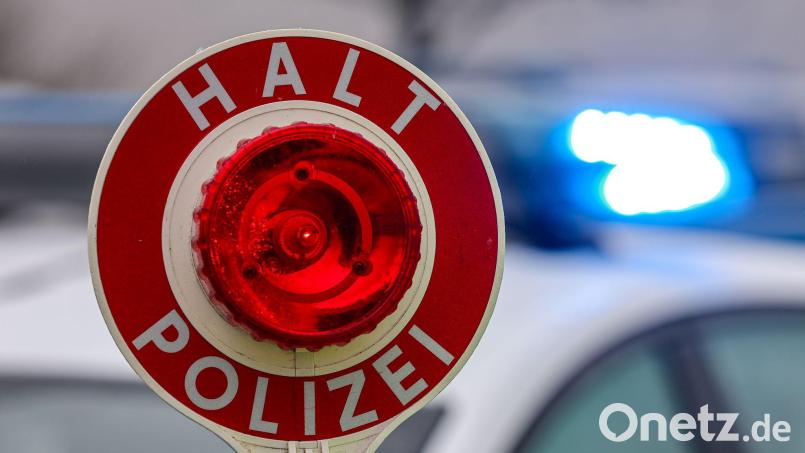 Bei der Kontrolle des Wagens fand die Polizei 700 Gramm Gold. (Symbolbild) Bild: Jan Woitas/dpa