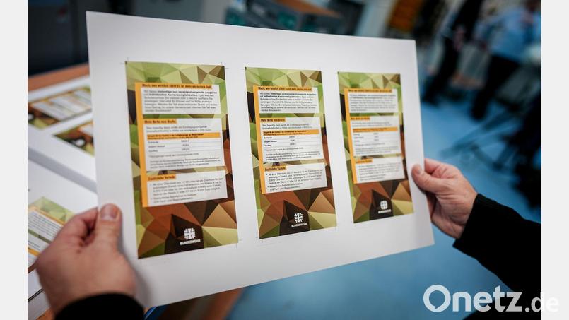 Jugendliche, die 18 Jahre alt werden, bekommen Post von der Bundeswehr. (Symbolbild) Bild: Kay Nietfeld/dpa