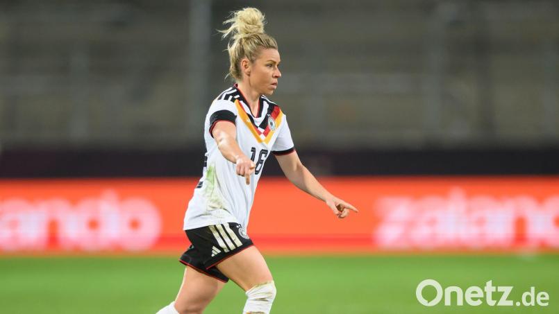 Weiter Bayern-Dirigentin: Linda Dallmann. (Archivbild) Bild: Robert Michael/dpa