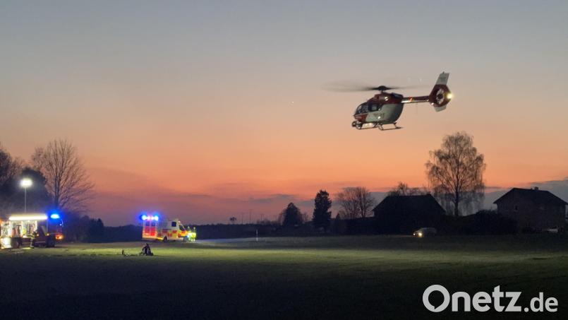 Am Donnerstagnachmittag kam es auf der Neuhauser Straße in Auerbach zu einem Verkehrsunfall mit einer verletzten Person. Der Rettungshubschrauber war im Einsatz. Bild: PI Auerbach i. d. OPf, POM Trenz