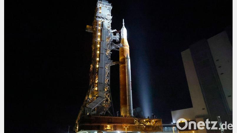 Das Raketensystem für die bemannte Mondmission „Artemis 2“ ist zurück auf dem Startplatz. Bild: Terry Renna/FR60642 AP/AP/dpa