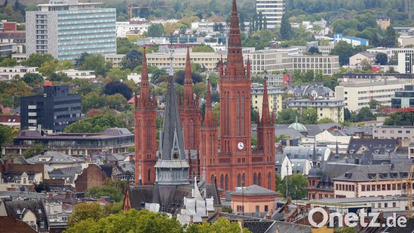 Die Polizei in Wiesbaden nahm nach einem Tötungsdelikt in der Innenstadt einen 38-Jährigen fest. (Symbolbild) Bild: picture alliance / Fredrik Von Erichsen/dpa
