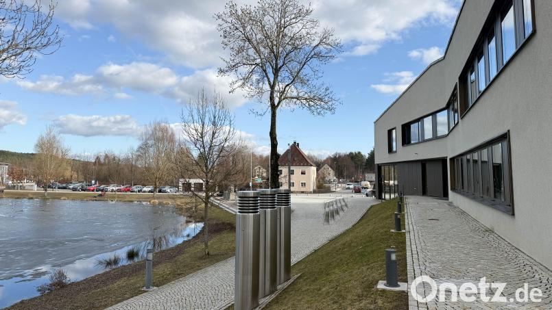 Wer als Bürgermeister ins Rathaus in Weiherhammer einziehen wird, entscheidet sich bei der Wahl am 8. März. Bild: Gabi Schönberger