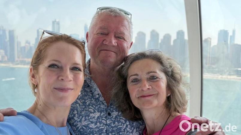 Sandra Ernst (links) lebt mit ihrer Familie seit zwei Jahren in Dubai. Kürzlich erhielt sie trotz der angespannten Lage Besuch von ihren Eltern Josef und Luzia Ernst aus Münchenreuth. Bild: Familie Ernst