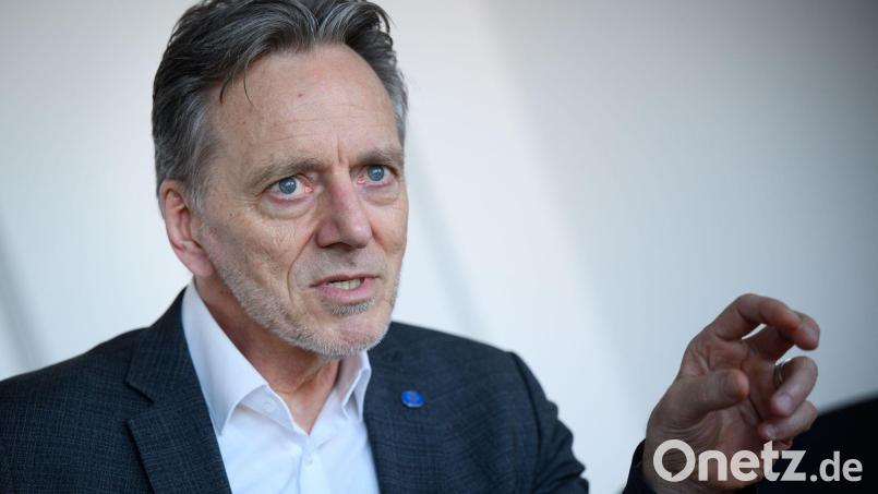 BKA-Präsident Holger Münch ist offen für die Debatte über ein Social-Media-Verbot. (Archivbild) Bild: Bernd von Jutrczenka/dpa