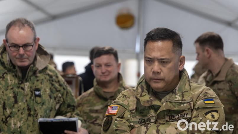 Generalleutnant Antonio A. Aguto (vorne, rechts), bei einem Besuch in Grafenwöhr. Wenige Monate später war die bis dahin so hervorragende Karriere des Soldaten beendet. Archivbild: 2nd Lt. Jarvis Mace/US Army