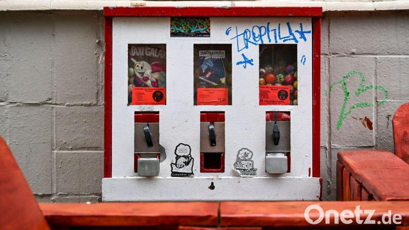 Mit Böllern aus Tschechien gelang es dem Trio, einen Kaugummiautomaten zu sprengen. (Symbolbild) Bild: Jens Kalaene/dpa