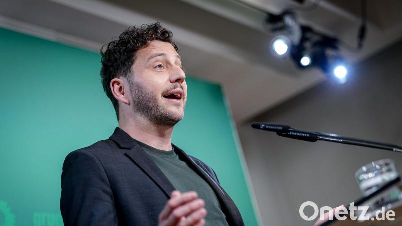 Der Grünen-Vorsitzende Felix Banaszak freut sich auf das Oktoberfest. Bild: Kay Nietfeld/dpa