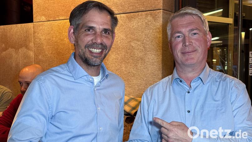 Michael Fritz (links) ist der neue Oberbürgermeister der Stadt Amberg. Doch woran lag es, dass Stefan Ott (rechts) von der CSU gegen ihn unterlegen ist? Bild: Stephan Huber