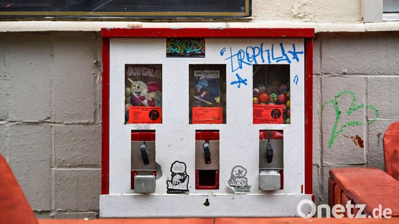 In Hirschau sprengten drei Männer einen Kaugummiautomaten mit Böllern. Symbolbild: Jens Kalaene/dpa