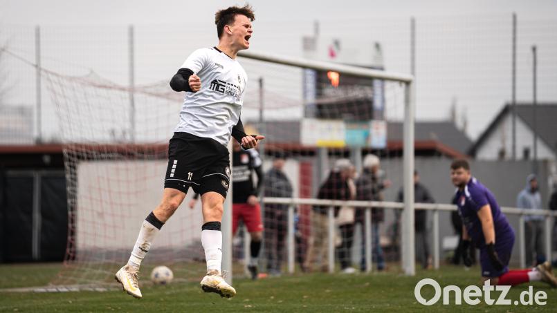 Torjubel von Michael Rumpler: Die Fotogalerie zum Duell SV Inter Bergsteig vs. Sportfreunde Upo Bild: Hannah Dirscherl