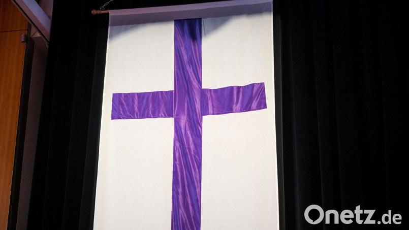 Die Synode der evangelischen Landeskirche wählt ein neues Präsidium. (Symbolbild) Bild: Daniel Vogl/dpa