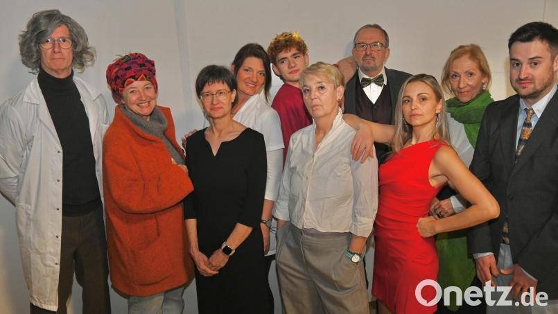 Das Woodpop-Theater präsentiert im April die Kriminalkomödie „Schau nicht unters Rosenbeet“ in der kleinen Nordgauhalle in Nabburg. Bild: Christian Hoferer