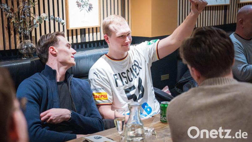Treten gemeinsam in einer TV-Show auf: Miro Schluroff (l) und David Späth (r). (Archivbild) Bild: Sina Schuldt/dpa-Pool/dpa